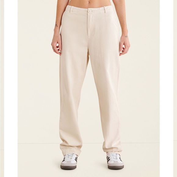 Roots Soft Cotten Blend Twill Barrel Pants - Picture 2 of 10